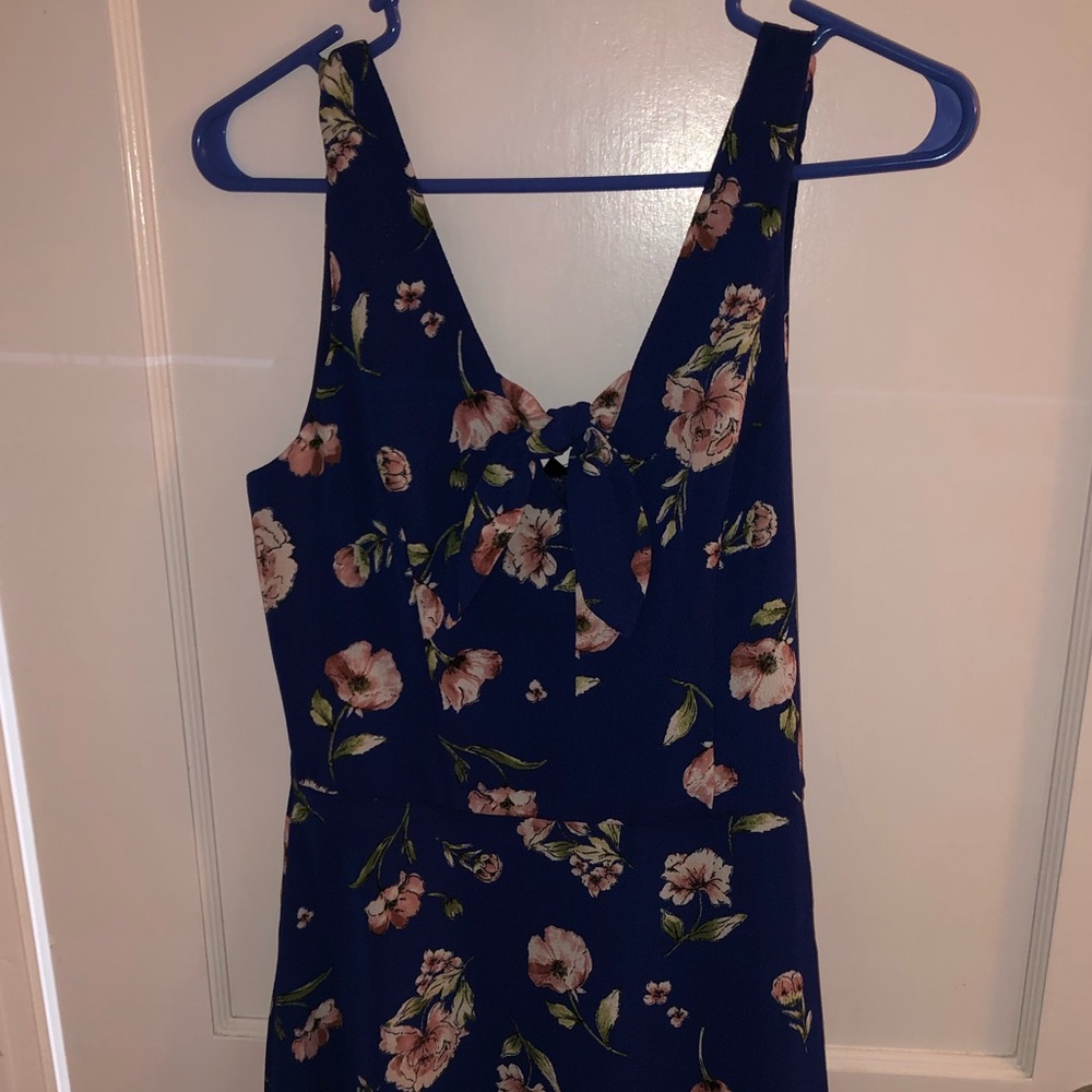 I.N. San Francisco Floral Knot-front dress